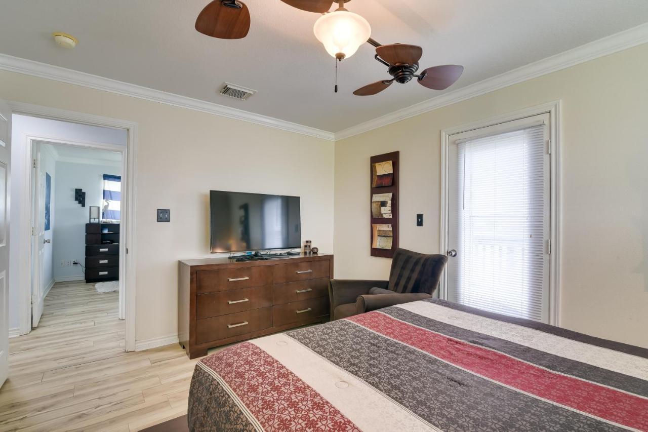 Galveston Escape With Entertainment Patio And Deck! Villa Exterior photo