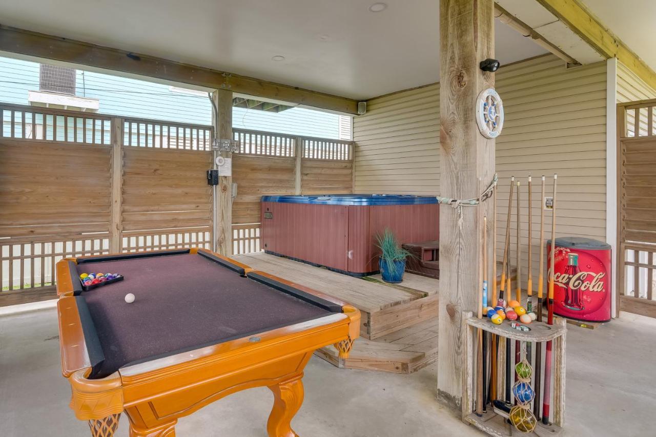 Galveston Escape With Entertainment Patio And Deck! Villa Exterior photo